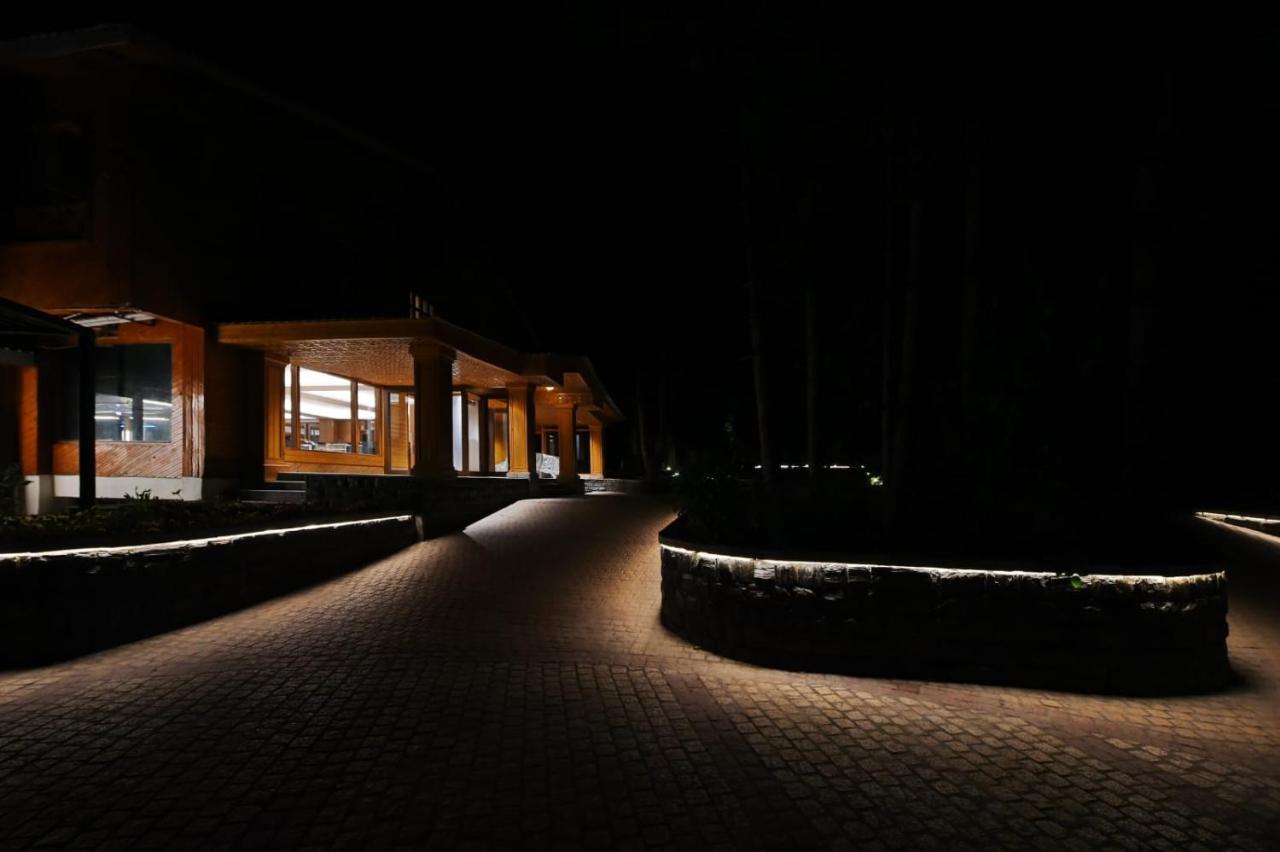 Radisson Golf Resort Pahalgām エクステリア 写真
