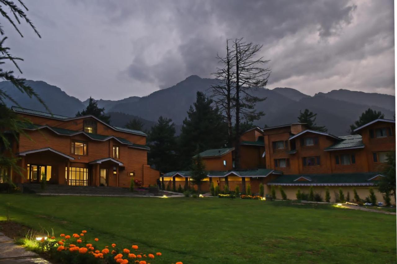 Radisson Golf Resort Pahalgām エクステリア 写真