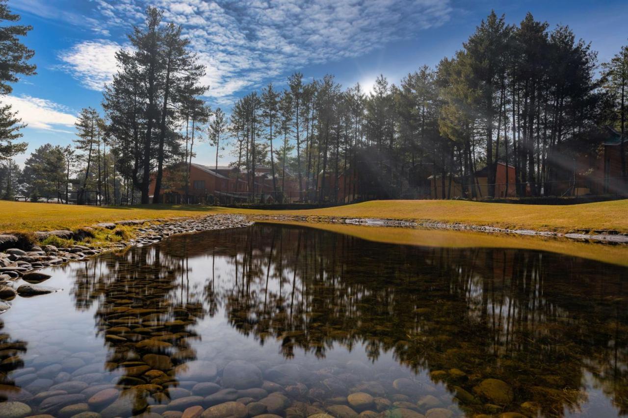 Radisson Golf Resort Pahalgām エクステリア 写真