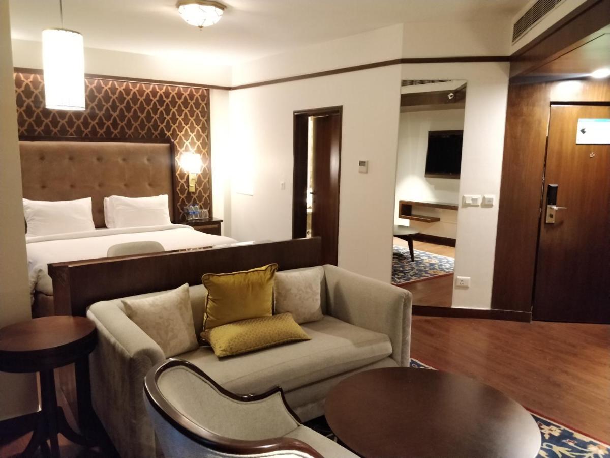 Radisson Golf Resort Pahalgām エクステリア 写真