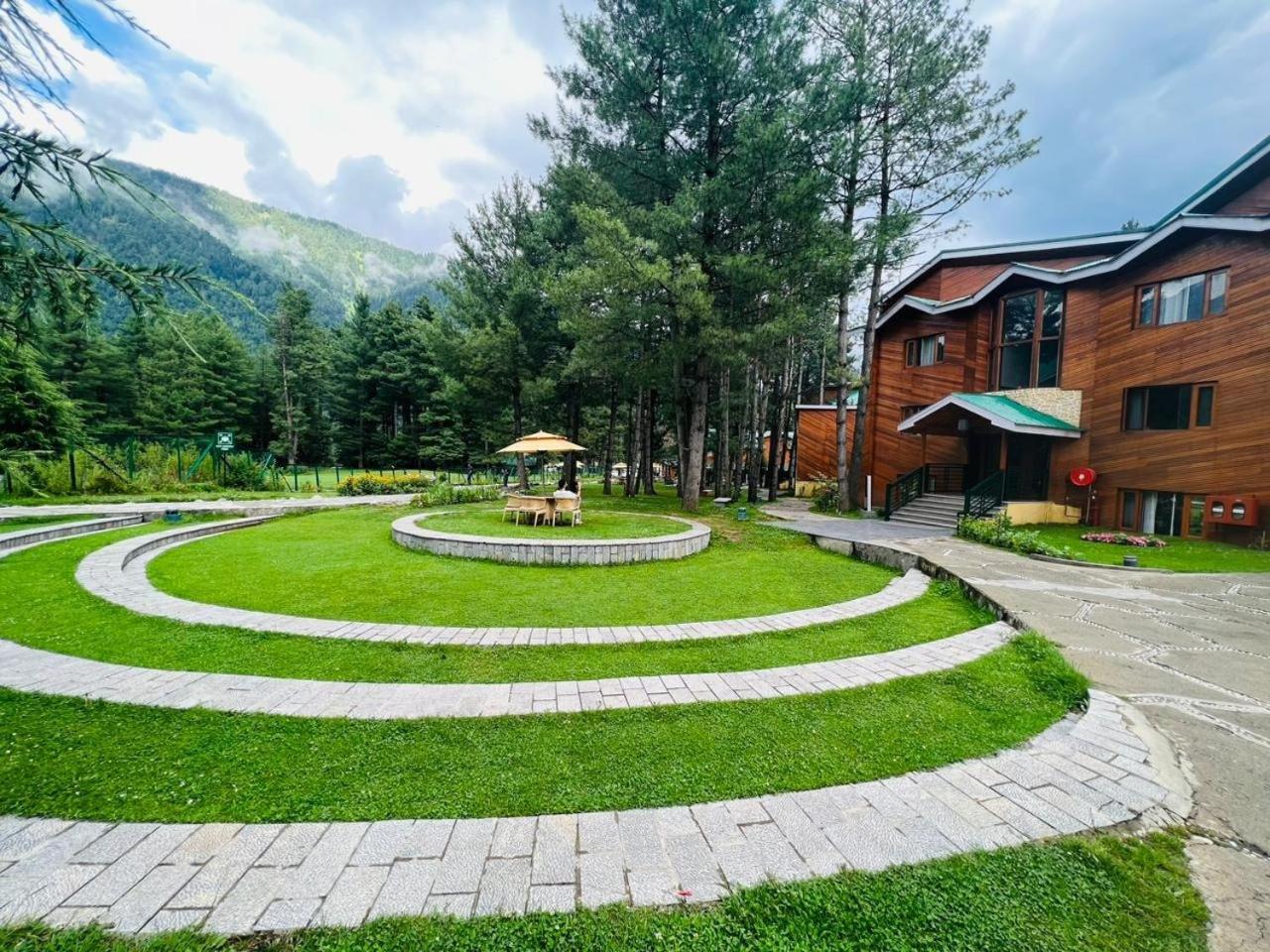 Radisson Golf Resort Pahalgām エクステリア 写真