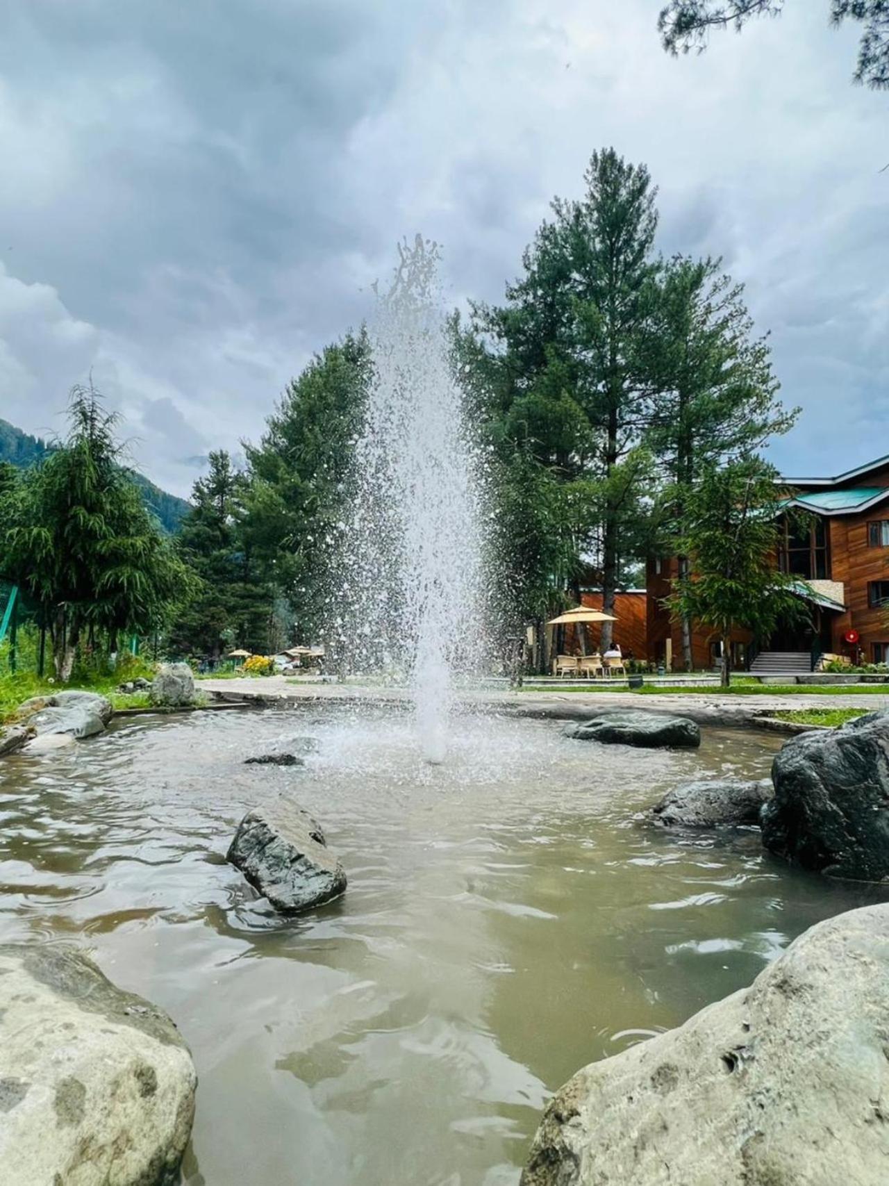 Radisson Golf Resort Pahalgām エクステリア 写真