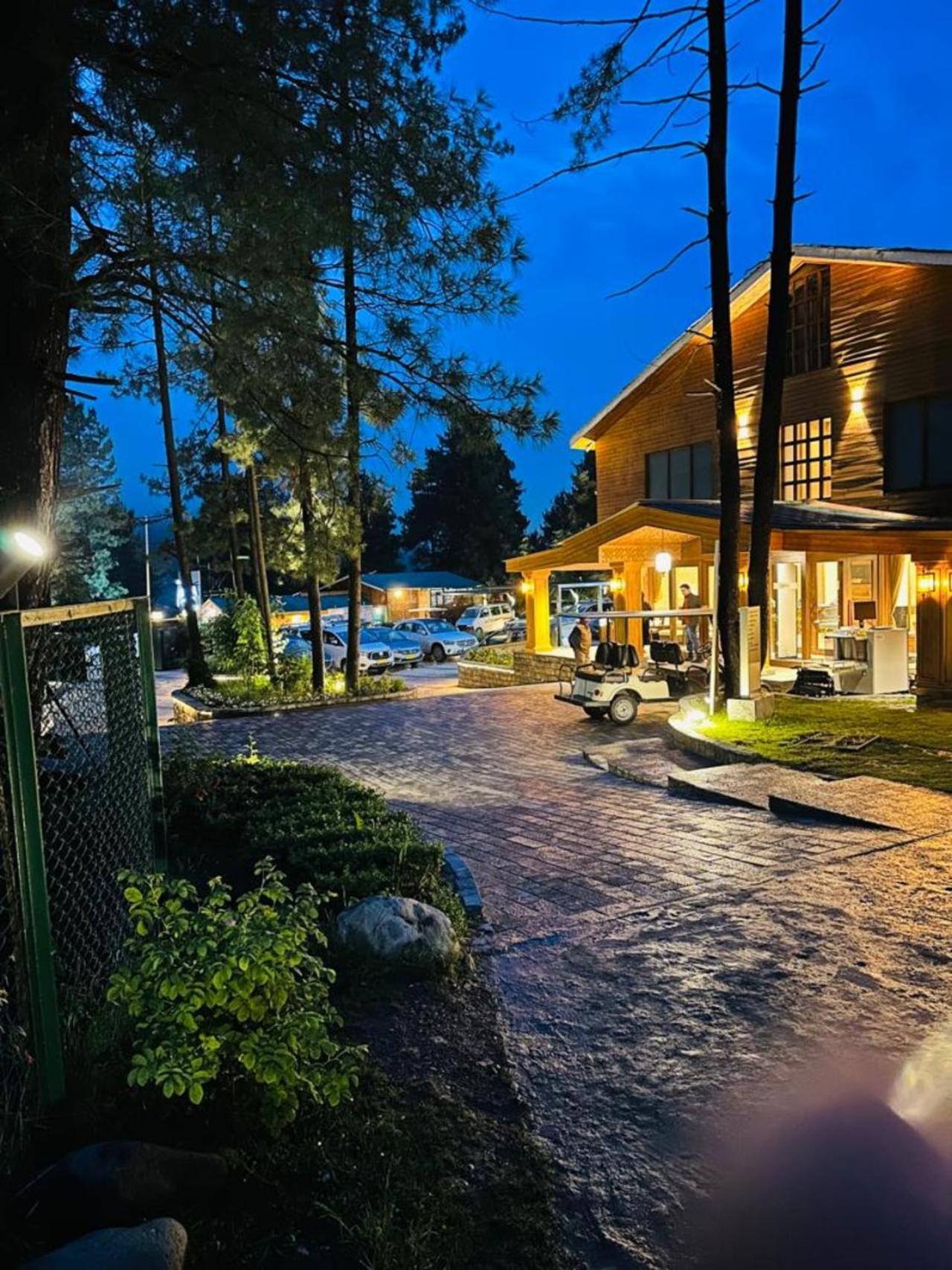 Radisson Golf Resort Pahalgām エクステリア 写真