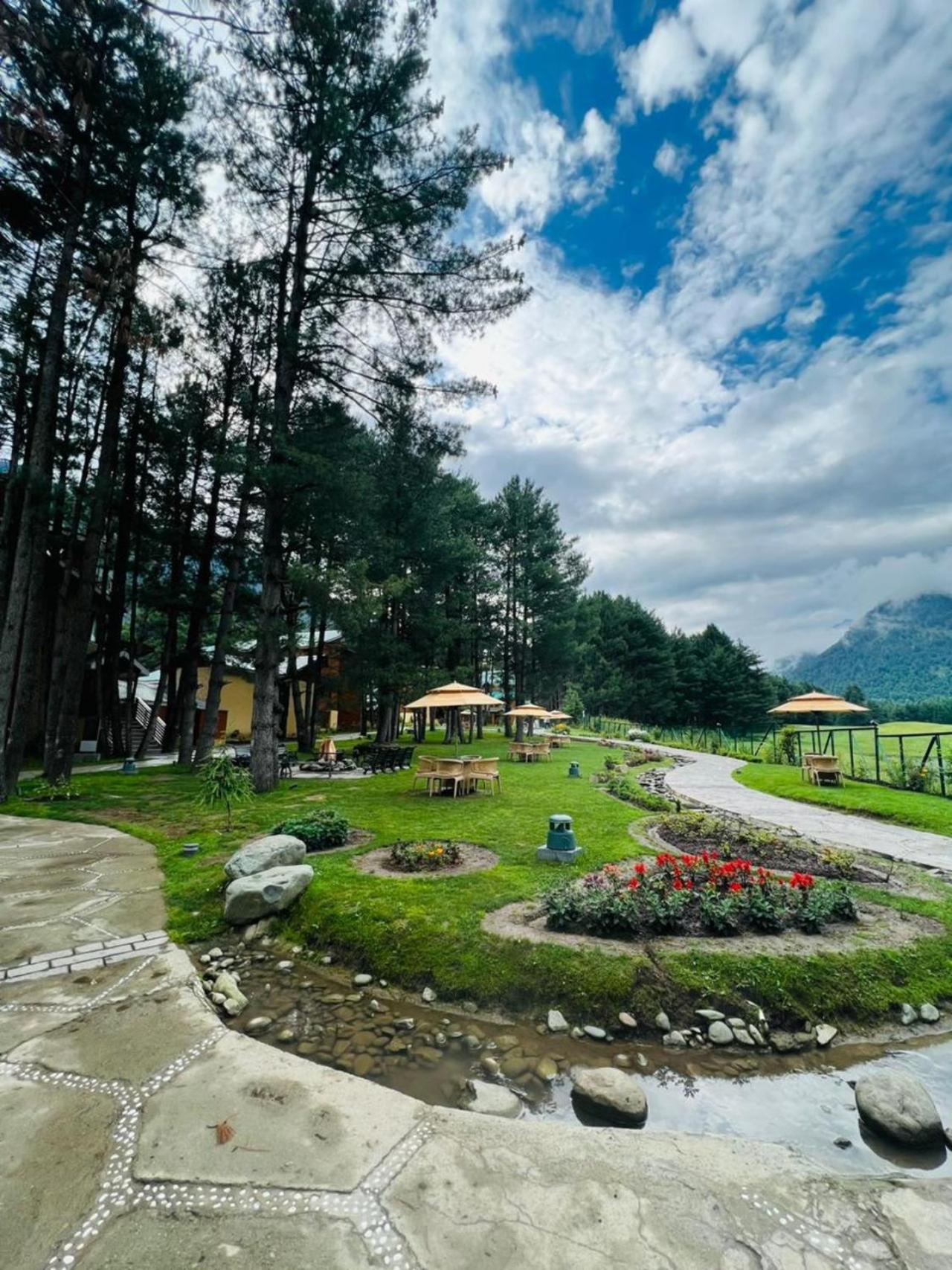 Radisson Golf Resort Pahalgām エクステリア 写真