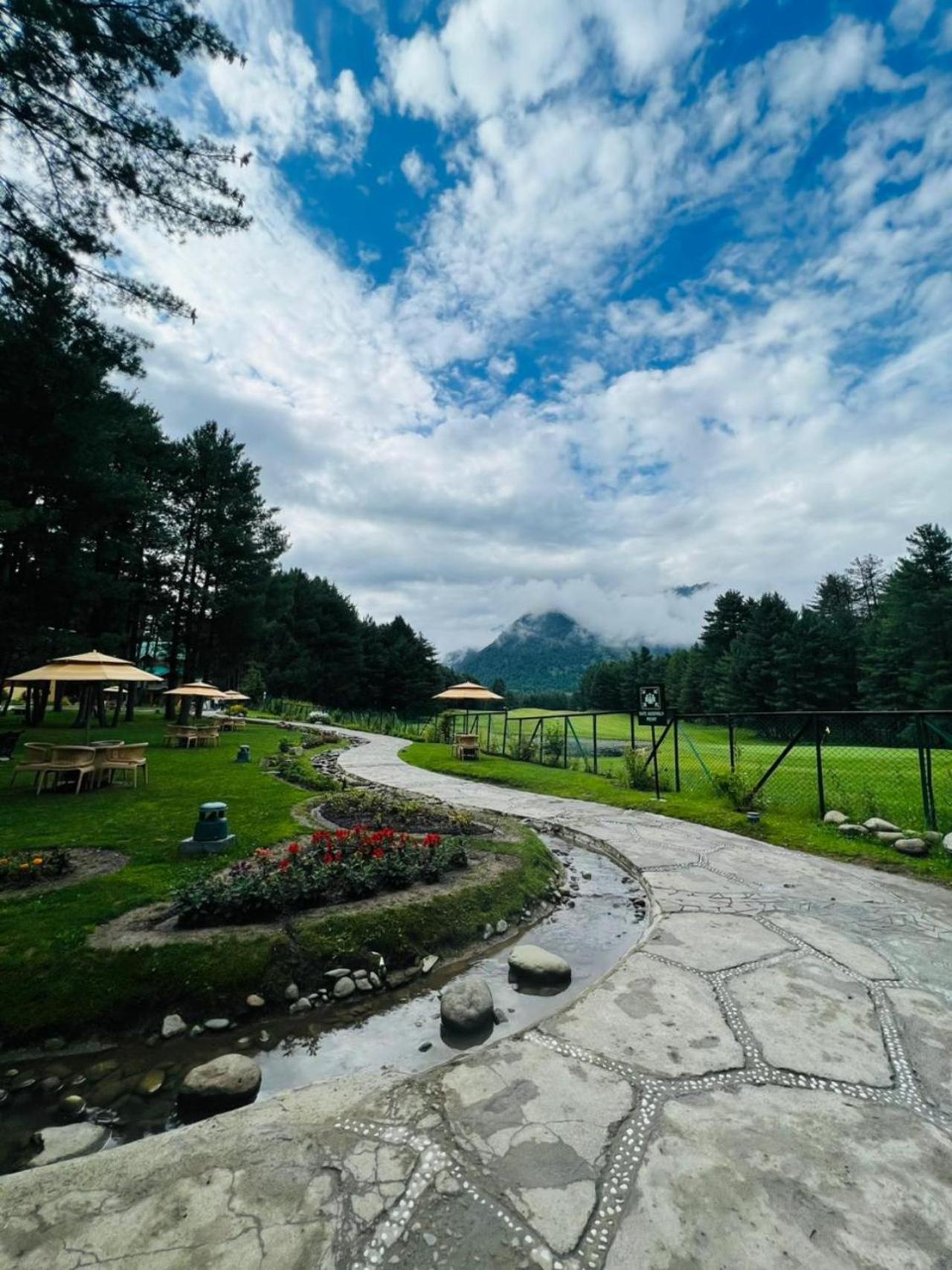 Radisson Golf Resort Pahalgām エクステリア 写真